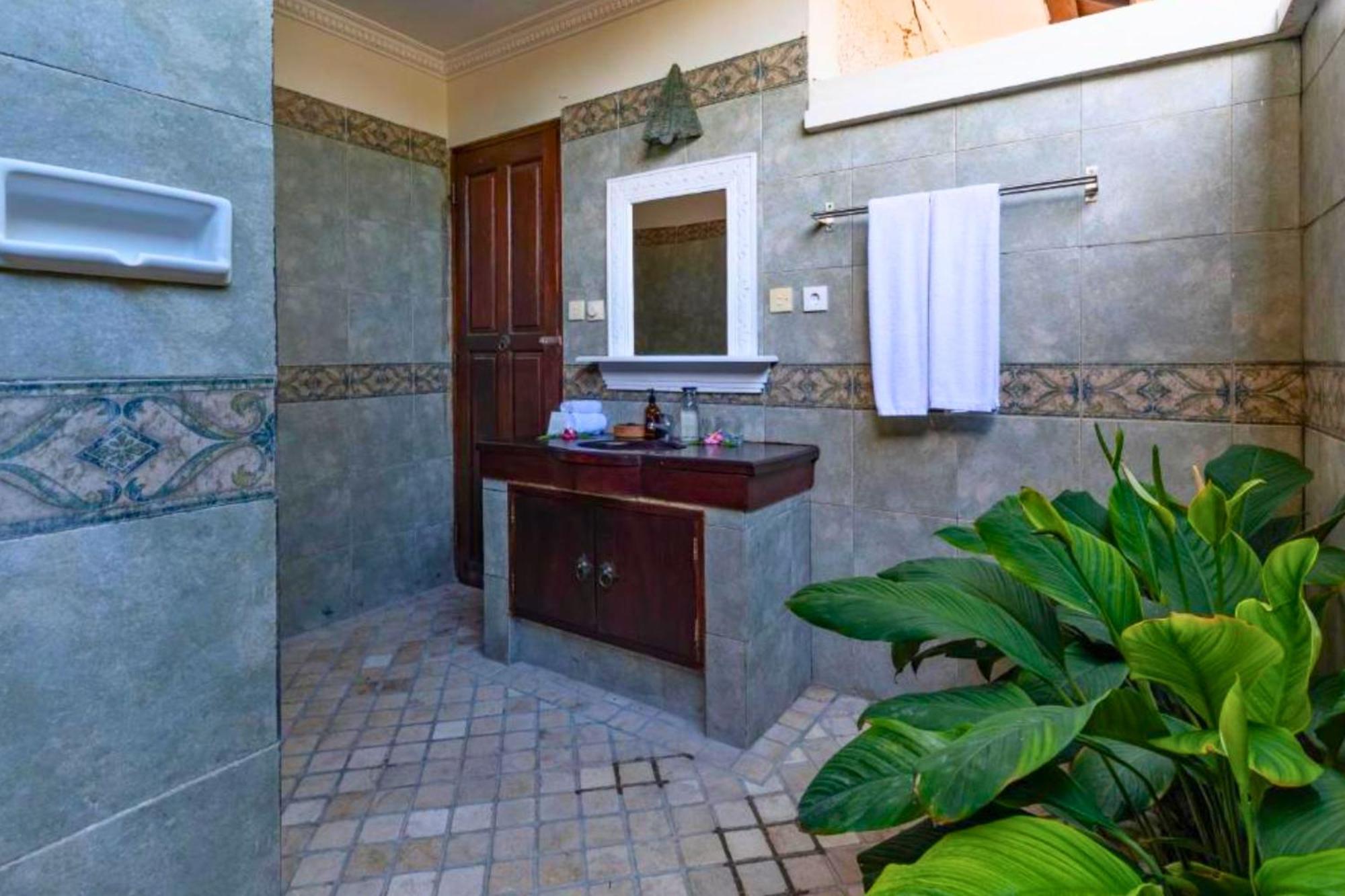 Onkita 4 Bedroom Private Pool Zn254 Villa